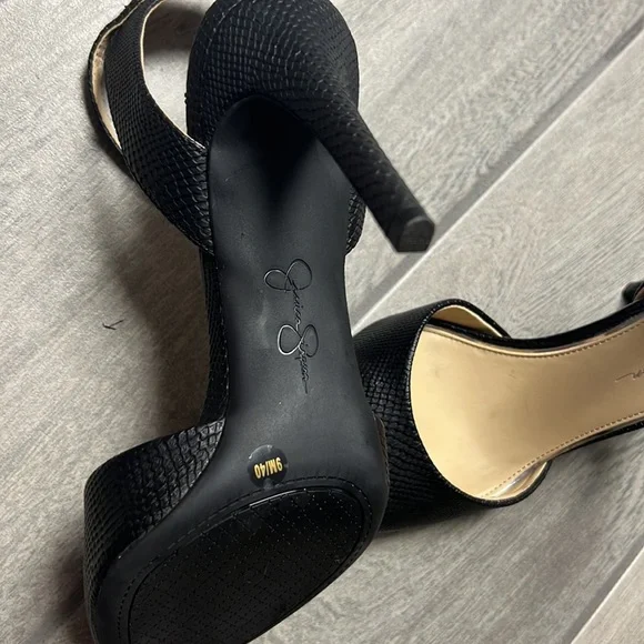 Size 9M Jessica Simpson black stilettos. - Picture 2 of 6